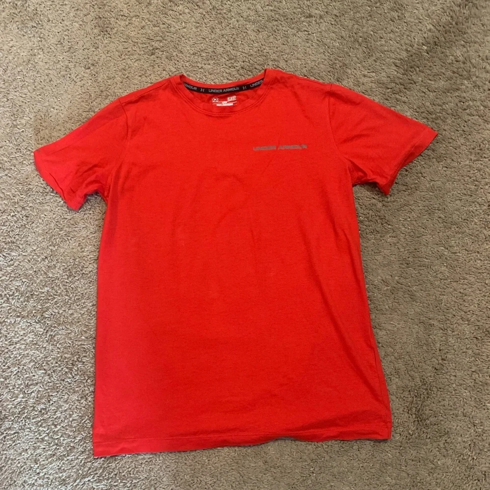 Men’s Under Armour Loose T-Shirt Small
